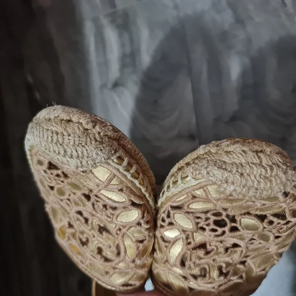 Shoes - Picture 5 of 5